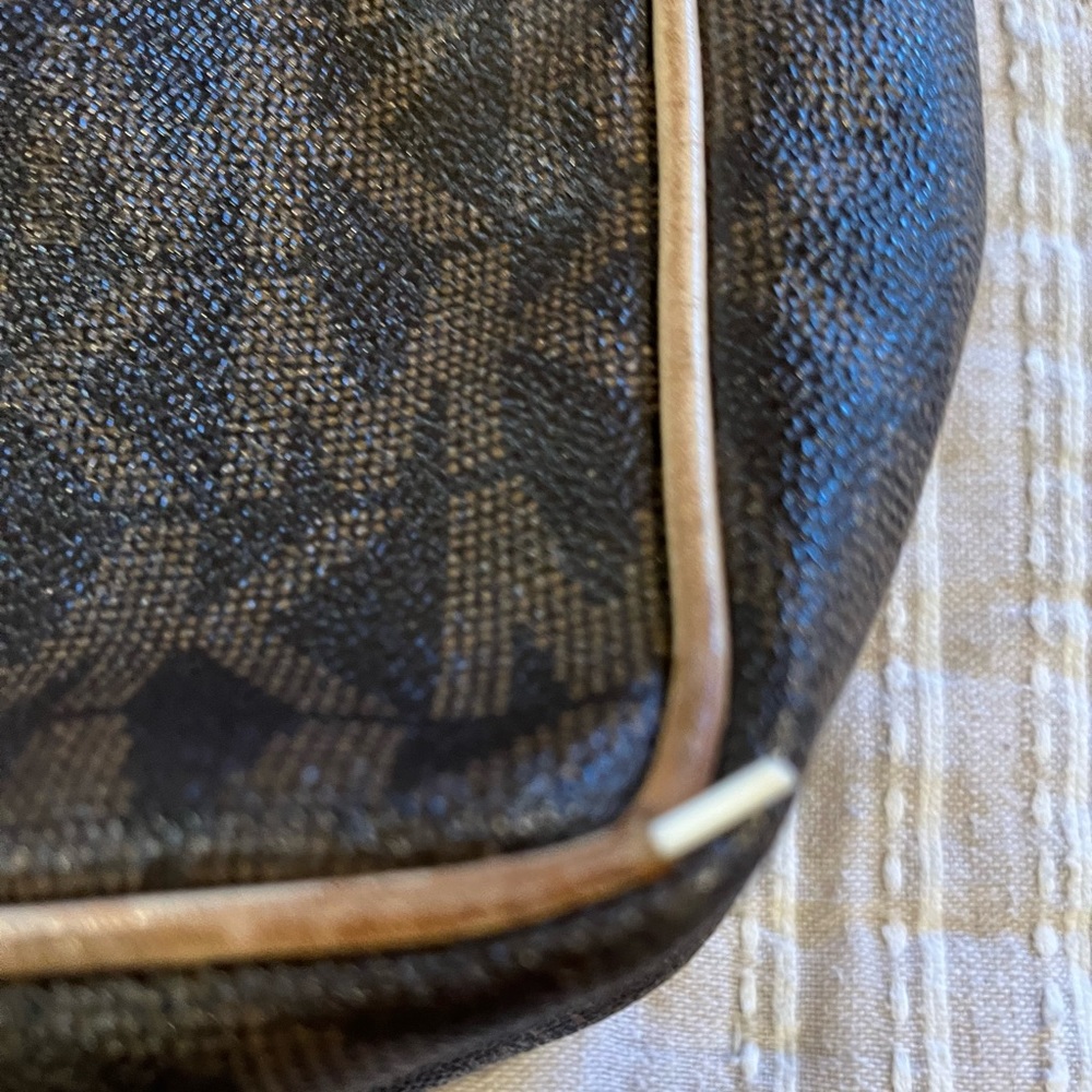 3 Michael kors bags tote and crossbody - Picture 4 of 8